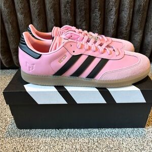 Brand New Adidas Samba Messi Men’s Size 10.5 Pink & Black Sneakers